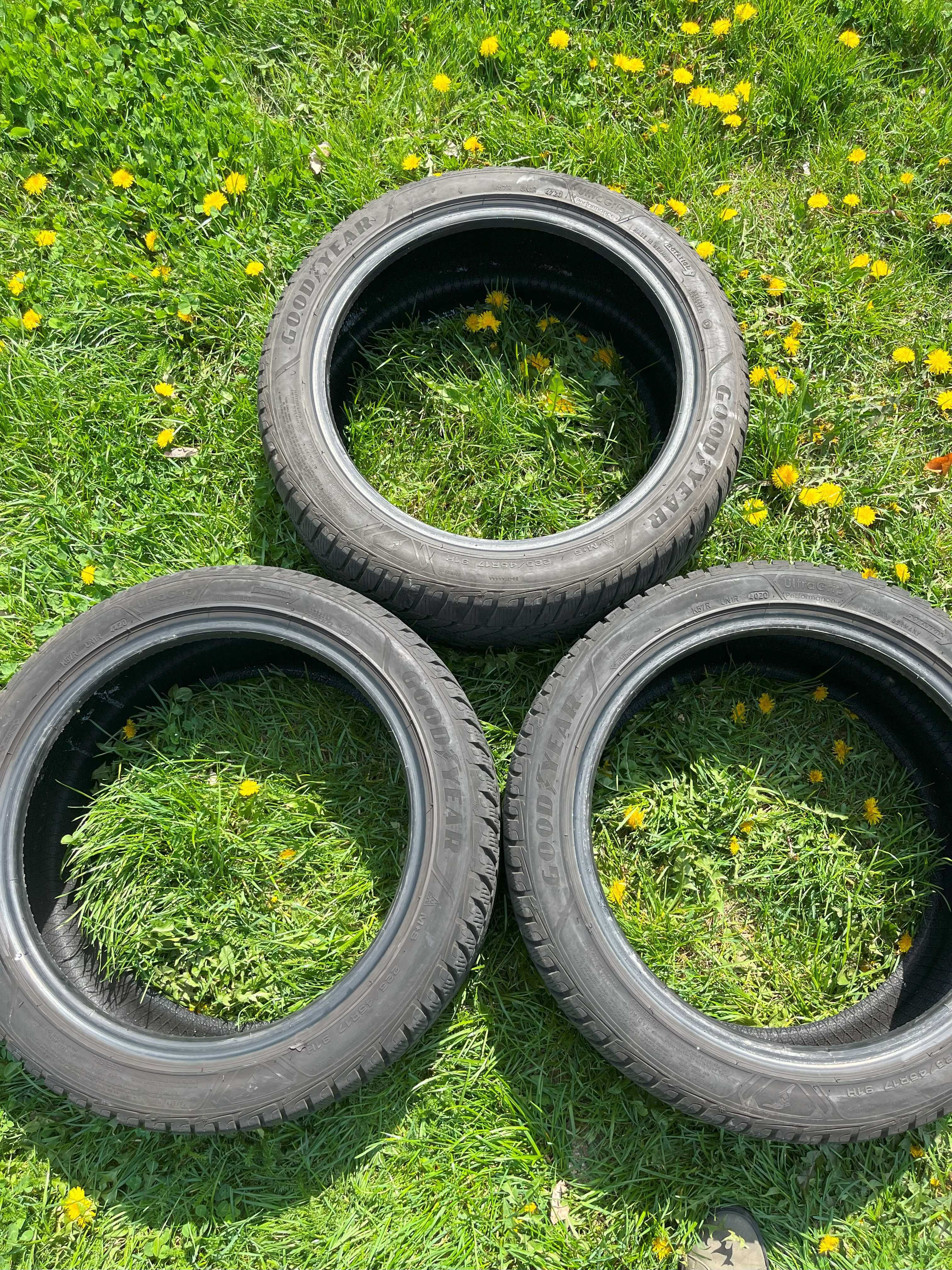 4 szt. zimowe opony GoodYear Ultragrip Performance + 225/45/R17
