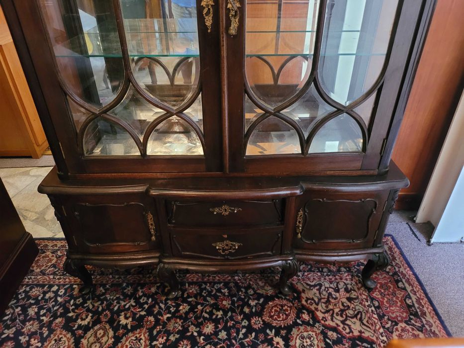 Cristaleira antiga estilo Queen Anne - Com marcas de uso mas perfeitam