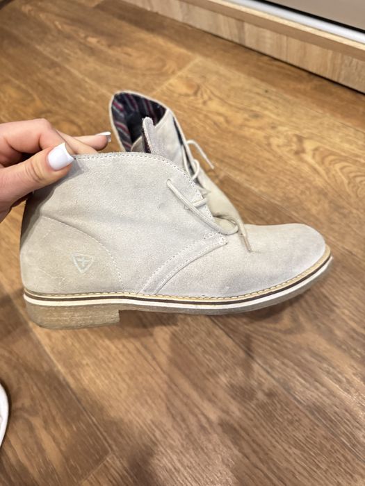 Замшеві ботинки дуже гарні,весна -літо