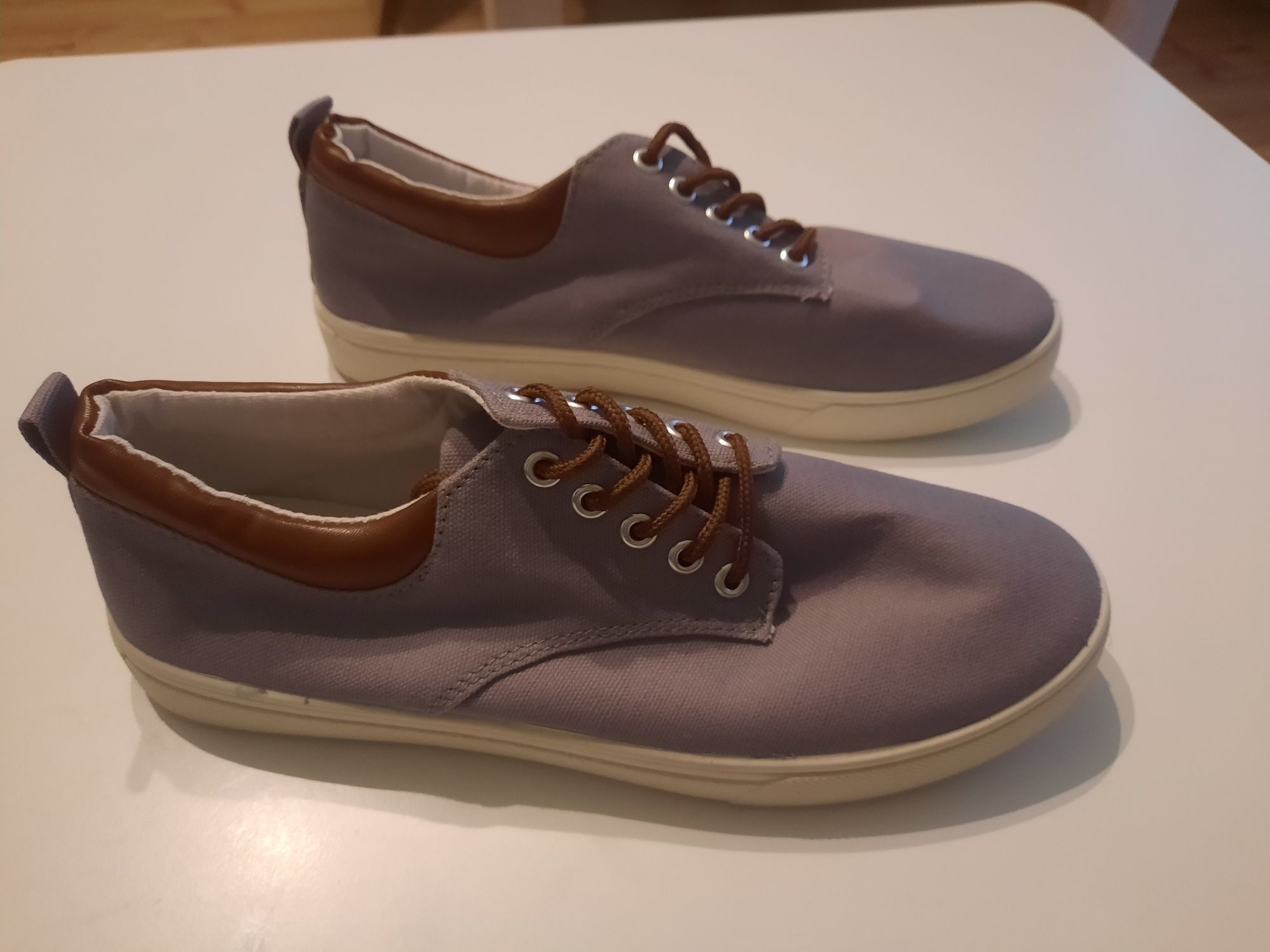 Nowe buty trampki ladne prezent modne typ buta jak conversy