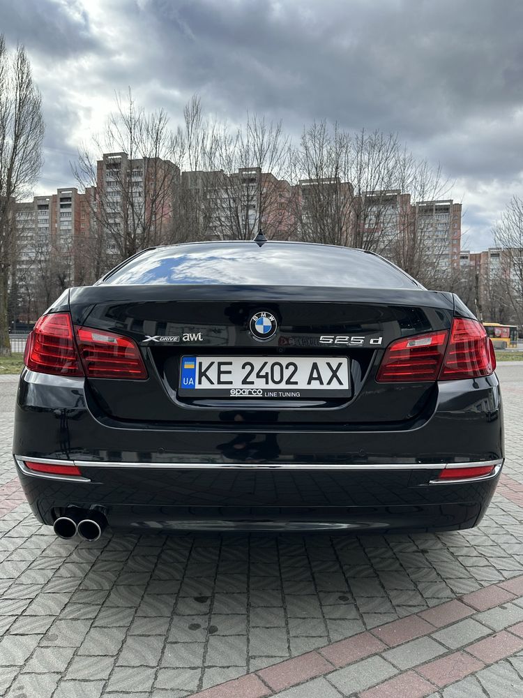 Продам официальный BMW 525 xDrive дизель , 218 л.с