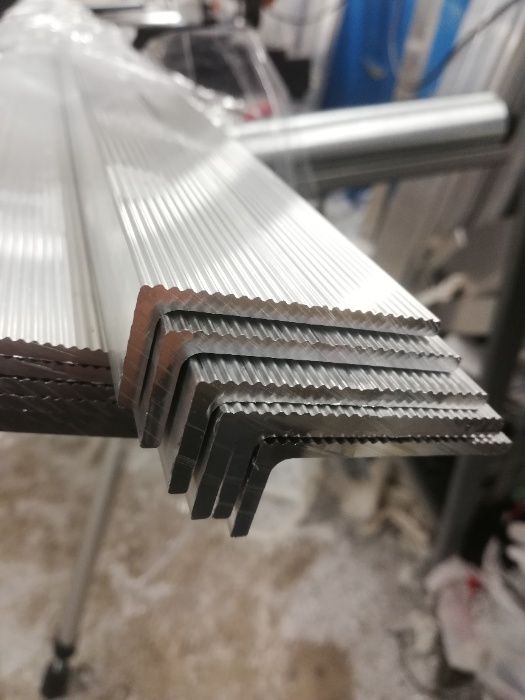 Listwa na schody ,ranty, Aluminiowa ozdobna ,40X25X2 oraz inne wymiary