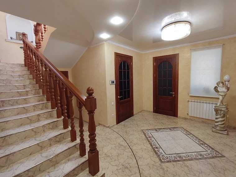 Продаж 2 поверхового будинку в покровському районі