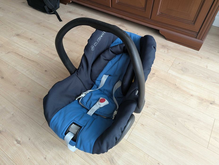 Nosidełko i fotelik samochodowy Maxi Cosi 0-13 kg