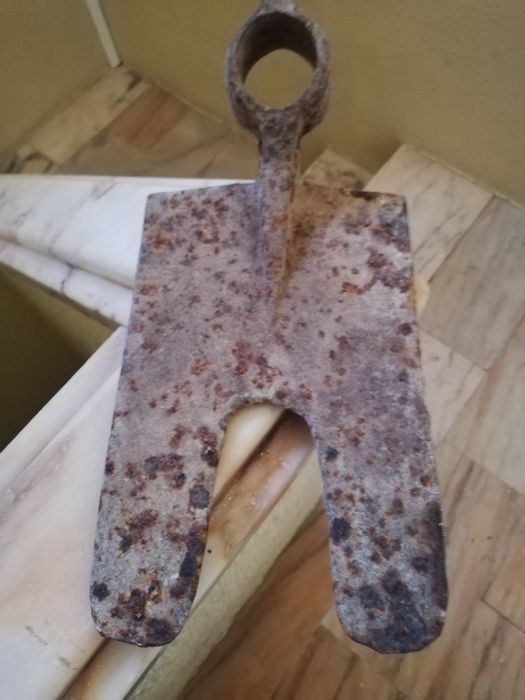 Enchada de 2 dentes antiga
