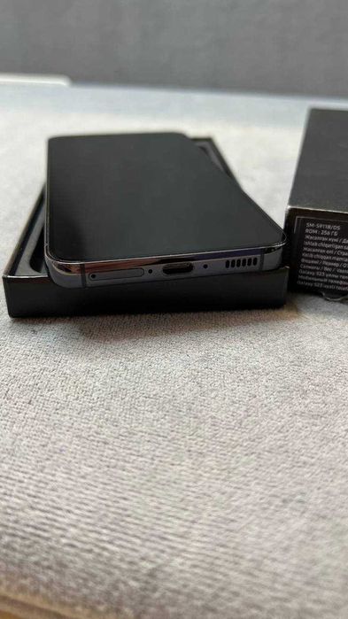 Вітринний Самсунг SAMSUNG Galaxy S23 256 GB Black 12 місяців гарантії!