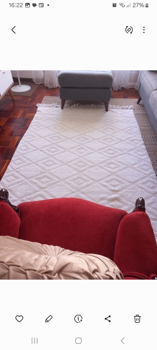 Carpete branca nova