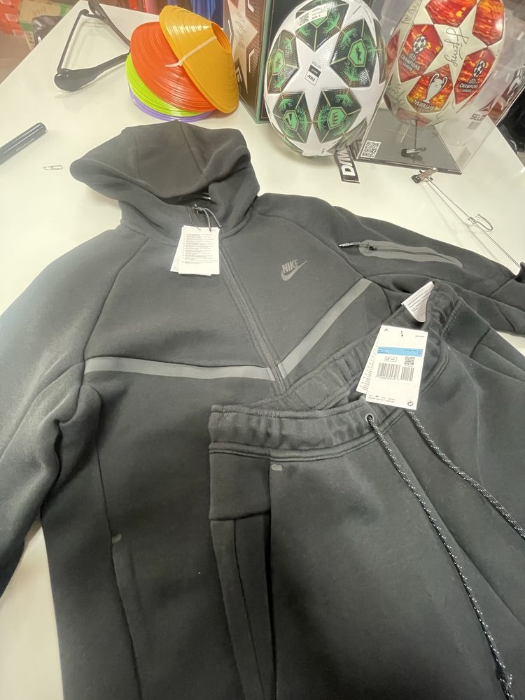 Костюм колекція 2025р Nike Tech Fleece HV0949-010 HV0959 Оригінал!!!