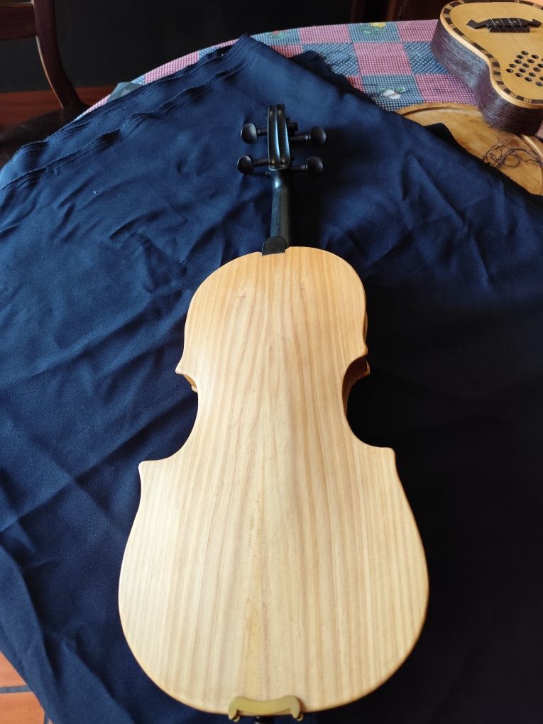 Violino Novo, construído em artesanato, madeira Cedro espanhol