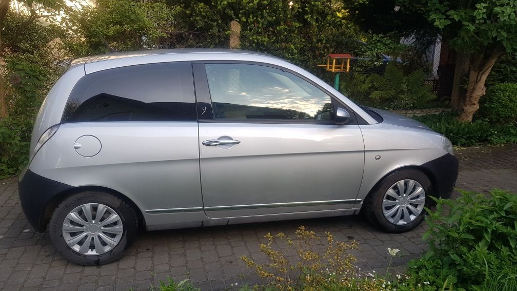 Lancia Ypsilon 1,4 95 km.  2007r .  Okazja