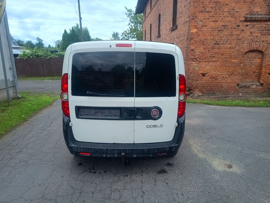 Doblo  combo Kangoo  caddy 2 2010 diesel OTWIERANY DACH