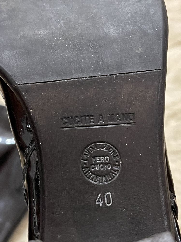 Лаковані шкіряні італійські чоботи 41 розмір Cucite a Mano
