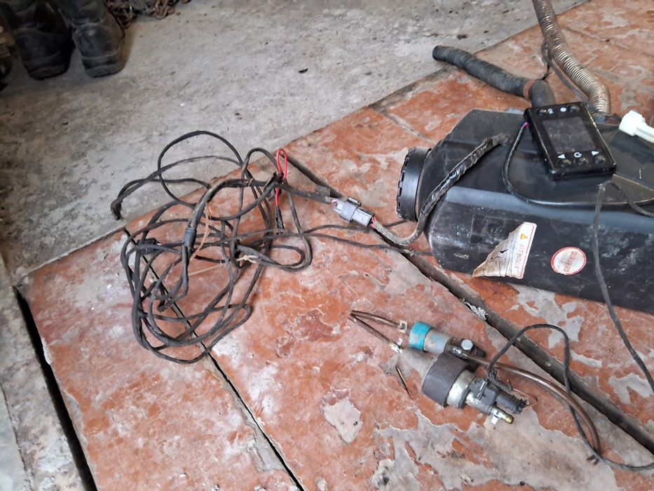 Продам автономку автомобільну 12 вольт 5кіловат.