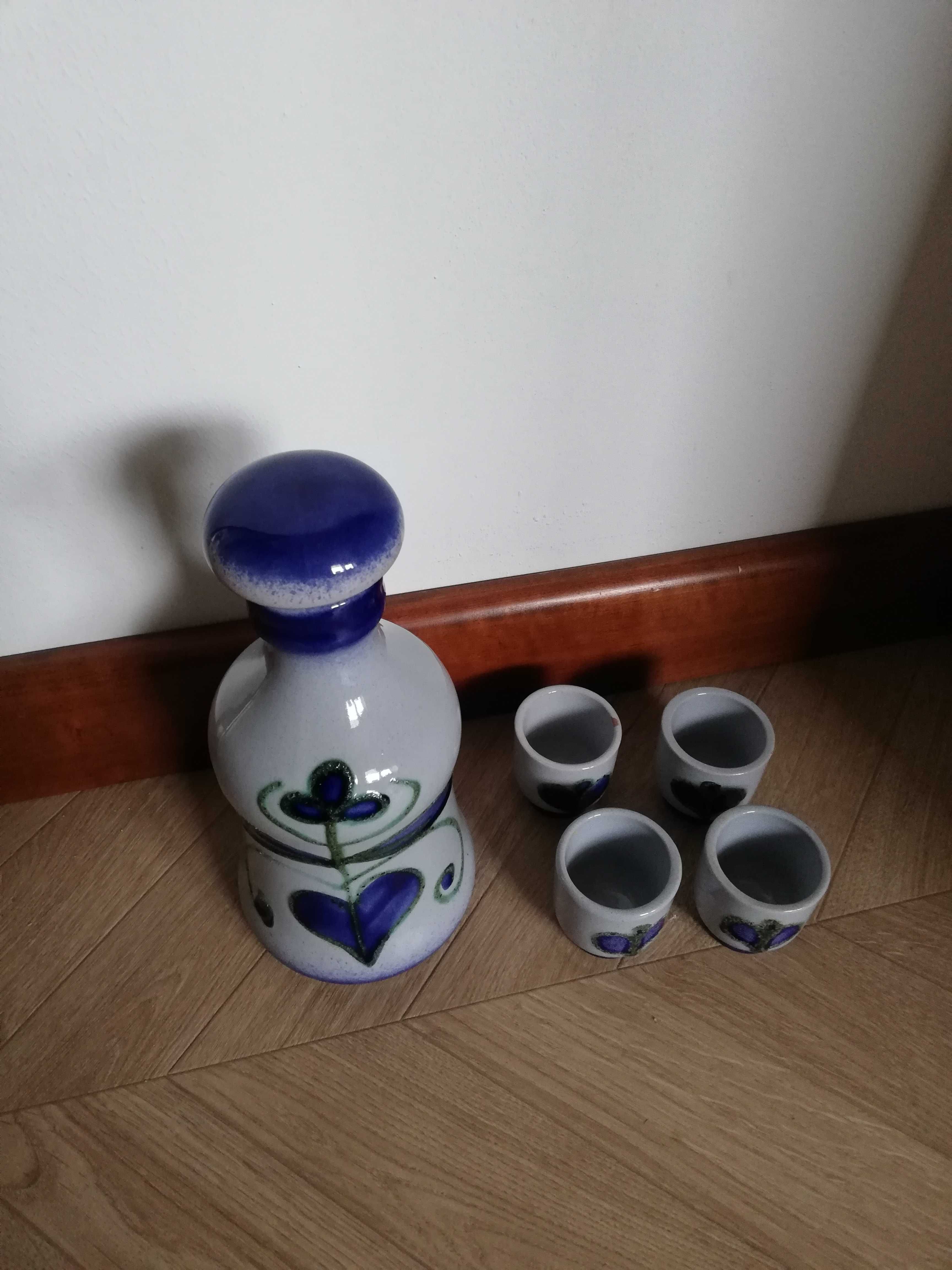 Karafka ceramiczna Strehla z korkiem + 4 kubeczki