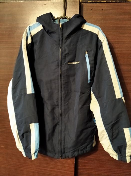 Продам весеннюю куртку