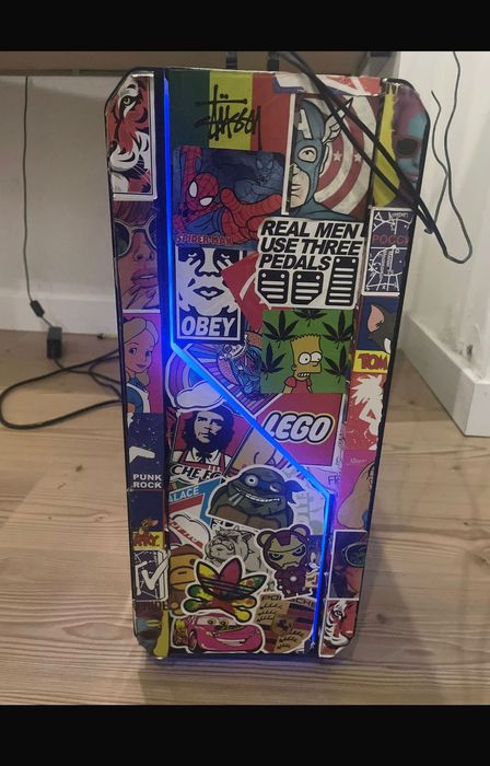 Torre gaming e monitor