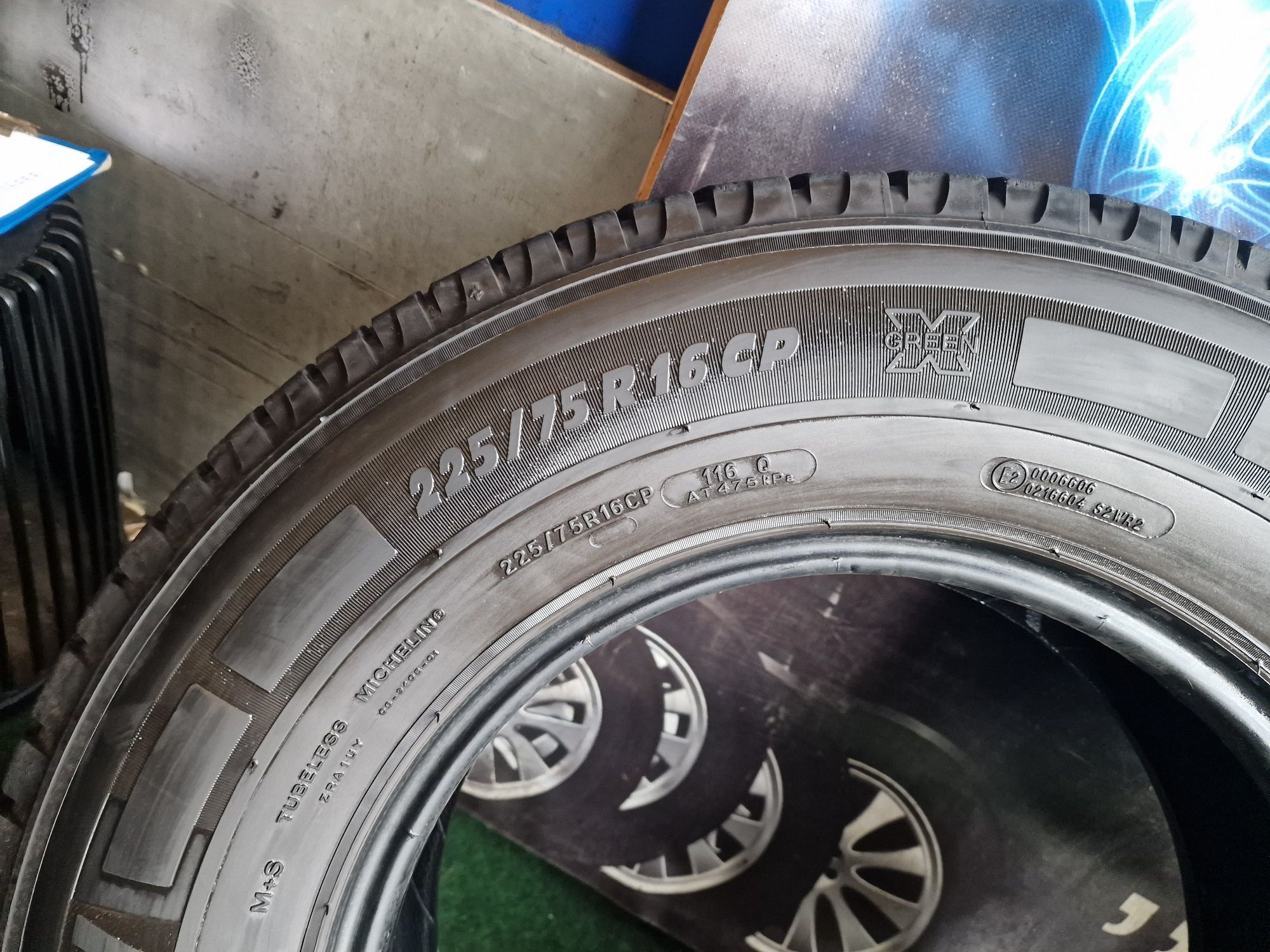 Opony letnie 225/75/16C Michelin wzmacniane Komplet 7.4mm