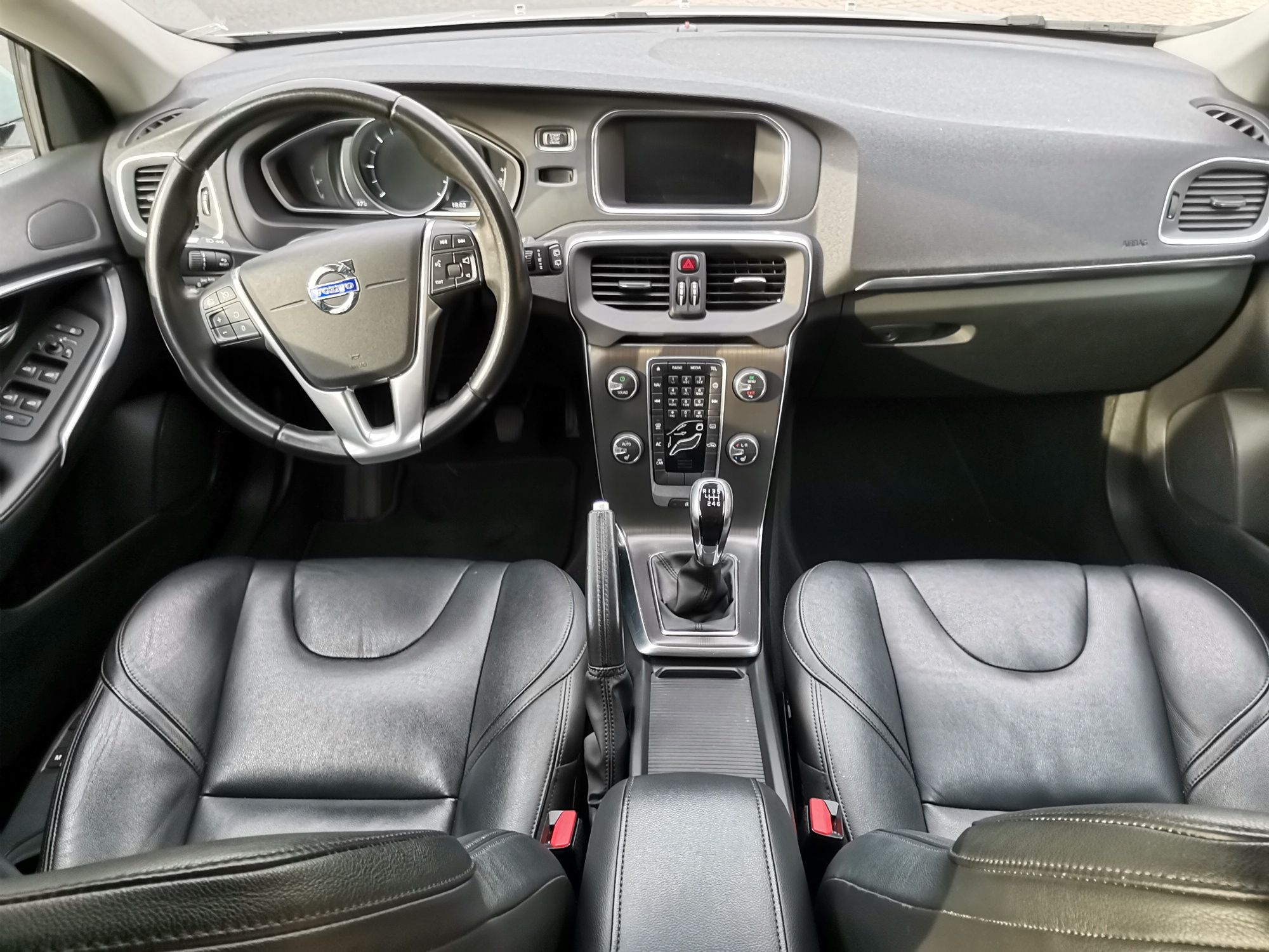 Volvo V40 - Summum