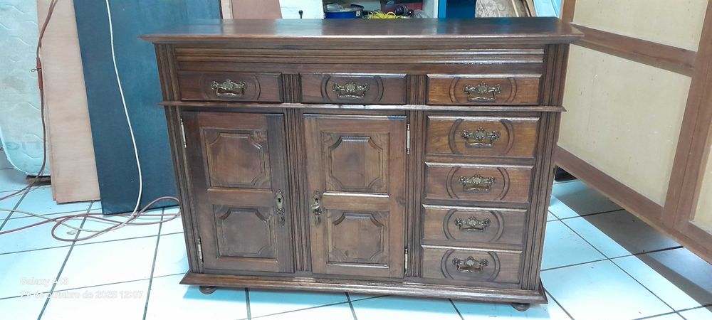 Móvel multiusos em madeira