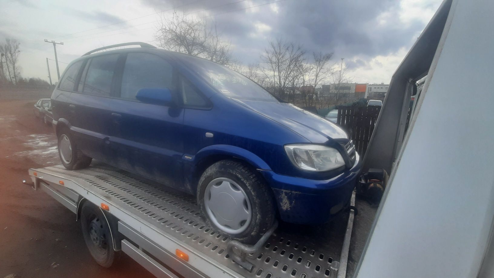 Opel Zafira A 2004r na części