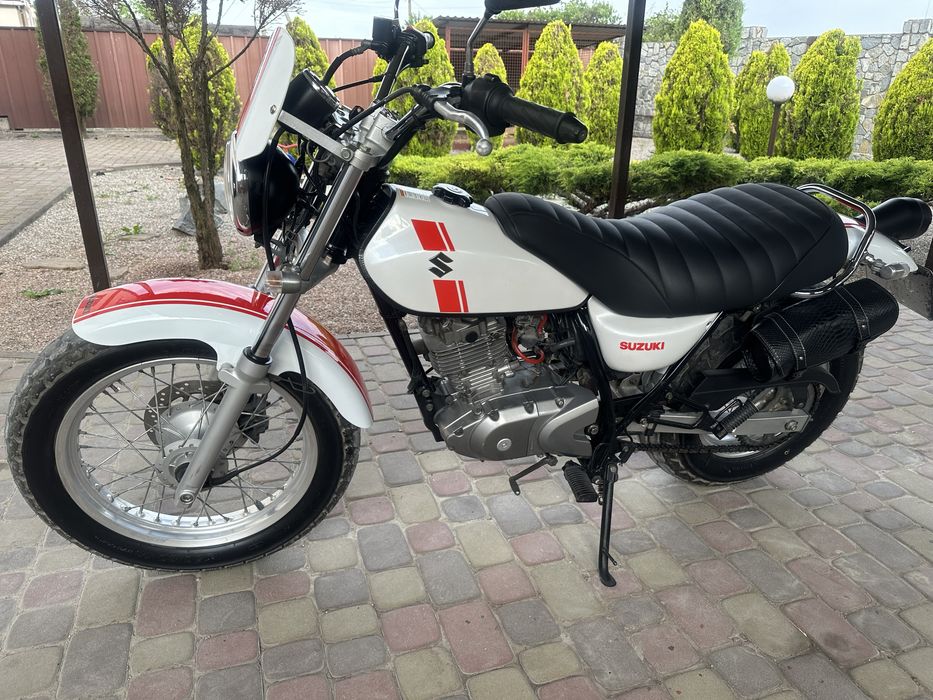 Suzuki van van 200