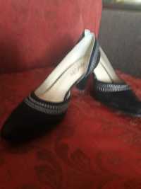 Замшивые женские  туфли
