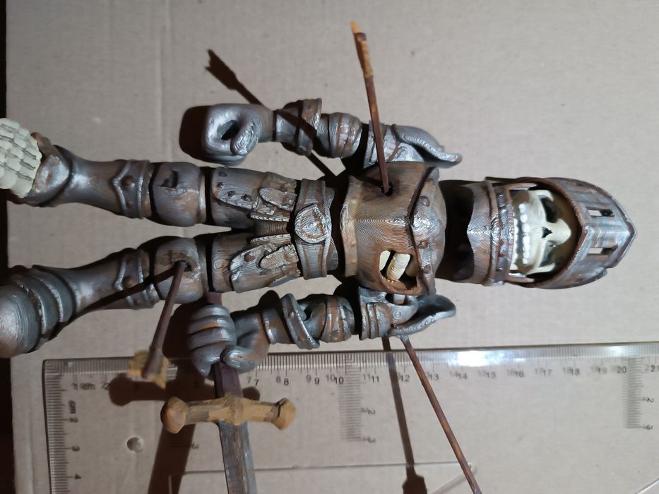 Скелет в обладунках. Лицар