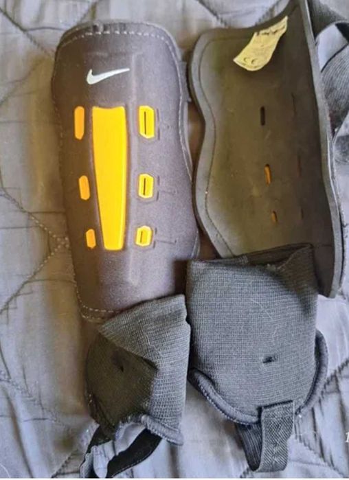 Ochraniacze piłkarskie nike
