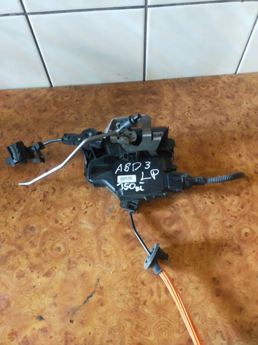 Zamek drzwi lewy przód audi A8 D3 4e1.837.015