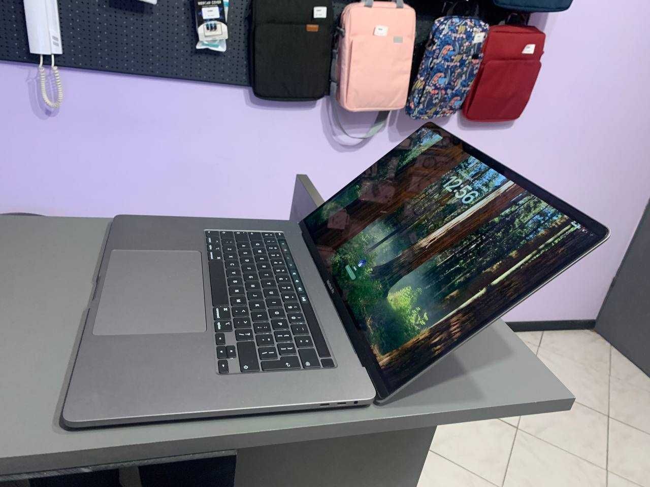 MacBook Pro 16" i9/16GB/1TB 2019 1 cykl