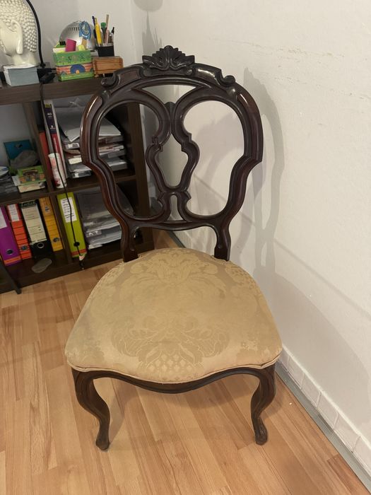 Cadeira vintage com forro novo