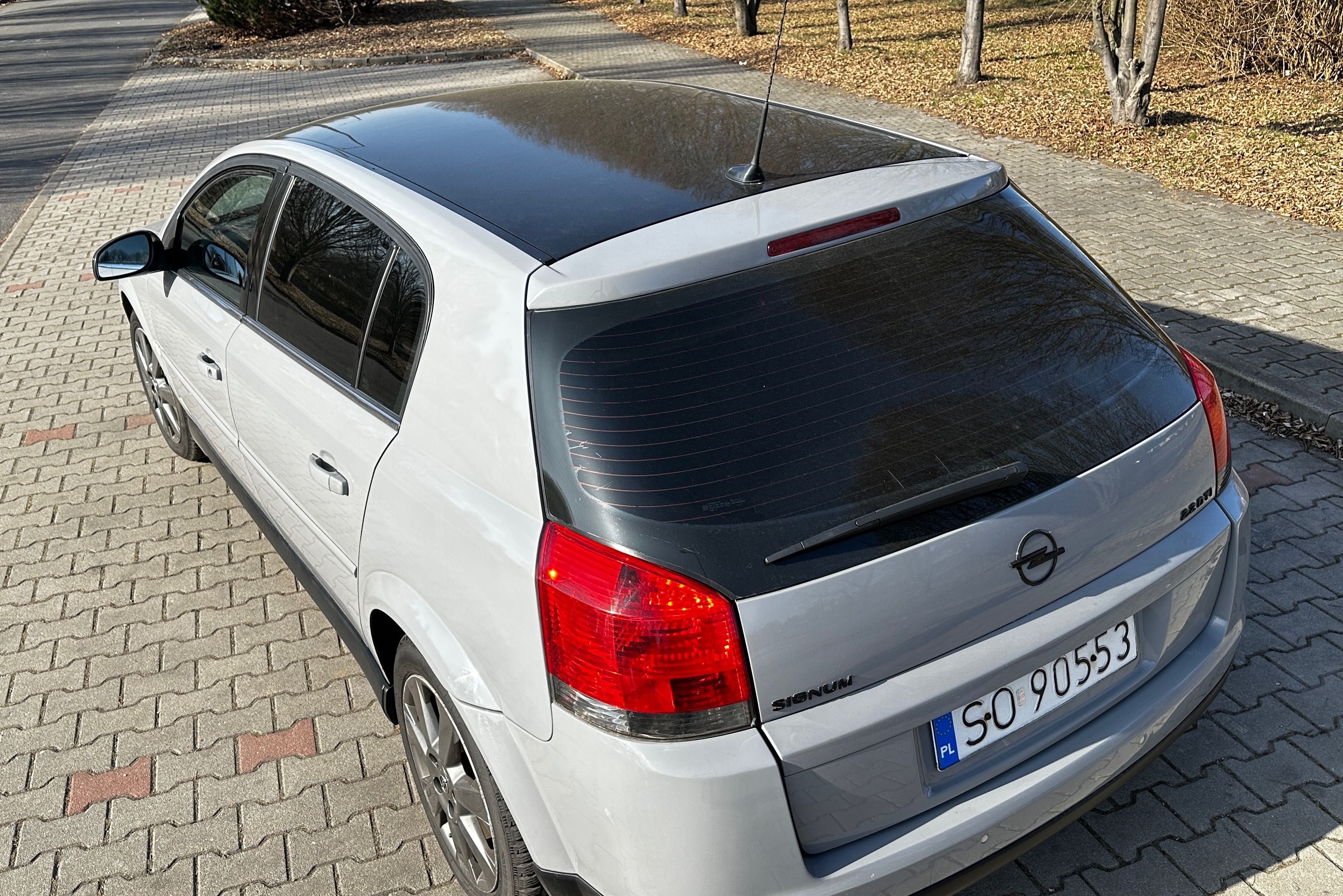 Opel Signum 2.2 DTI z 2003 r