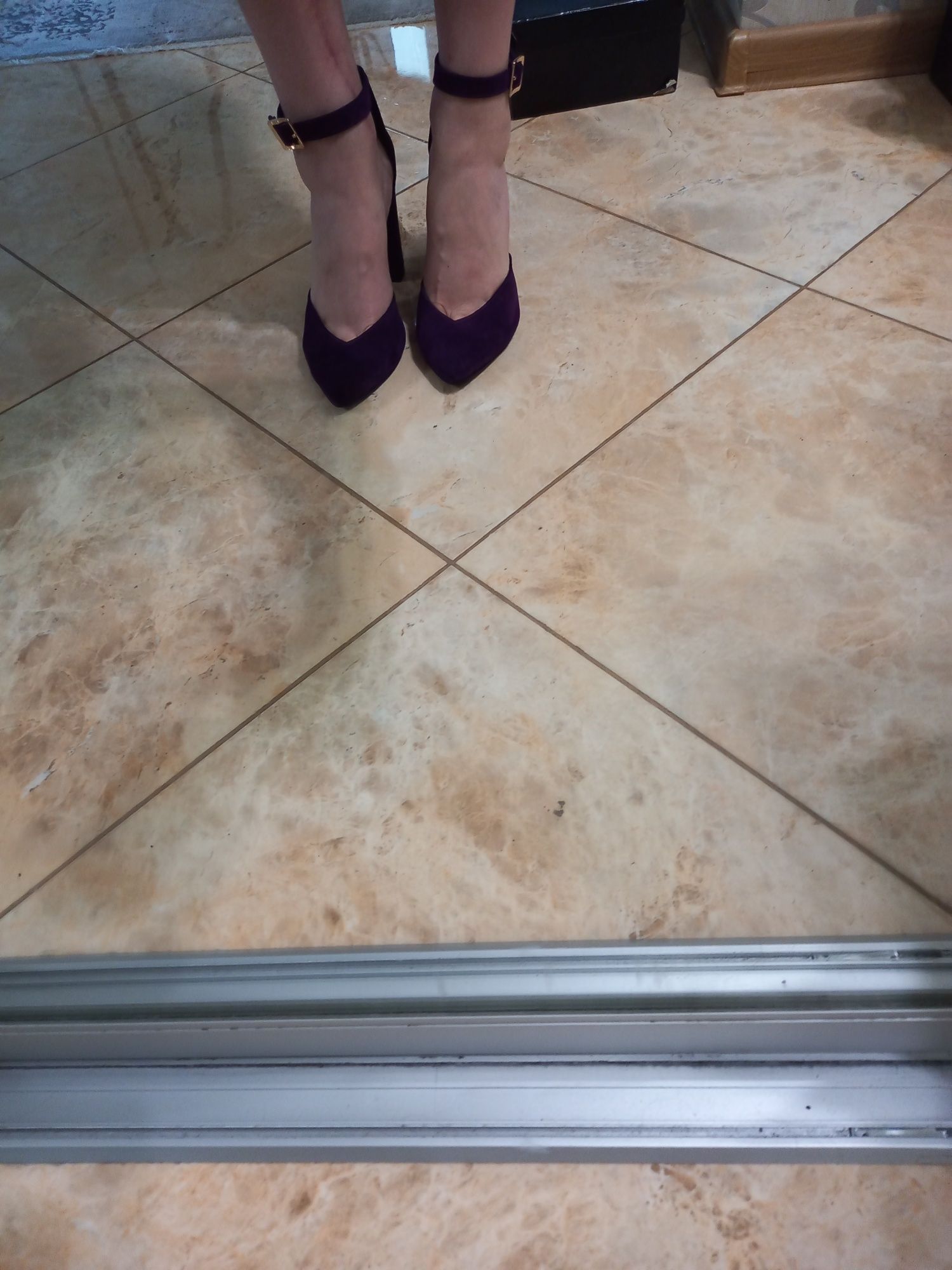 Жіночі туфлі кольору фіолету