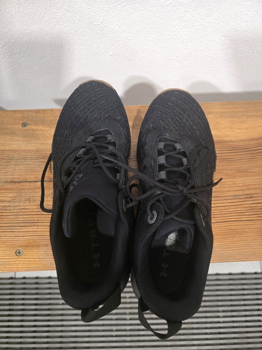 Hunder armour tenis ginasio