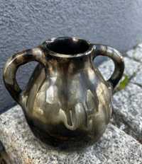 Ceramiczny wazon z dwoma uszami