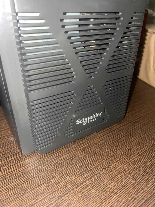 UPS Schneider Easy UPS SRV1KI – 1kVA Online