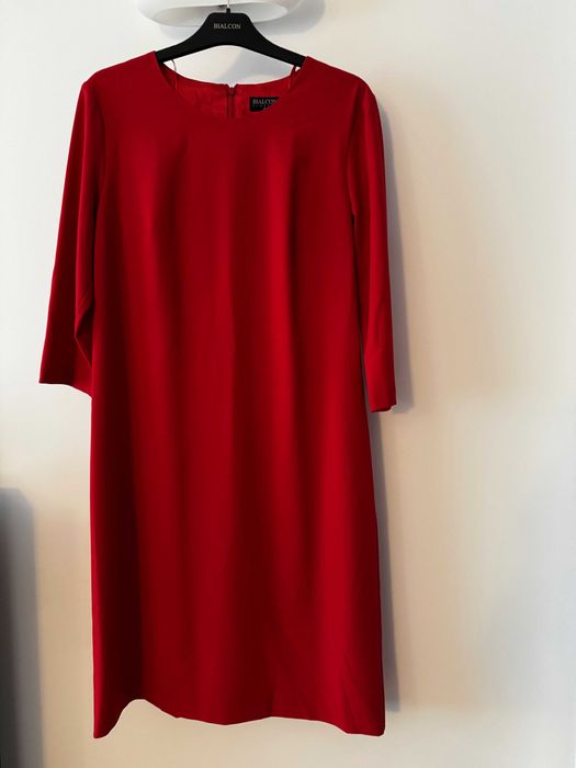 Czerwona sukienka wizytowa