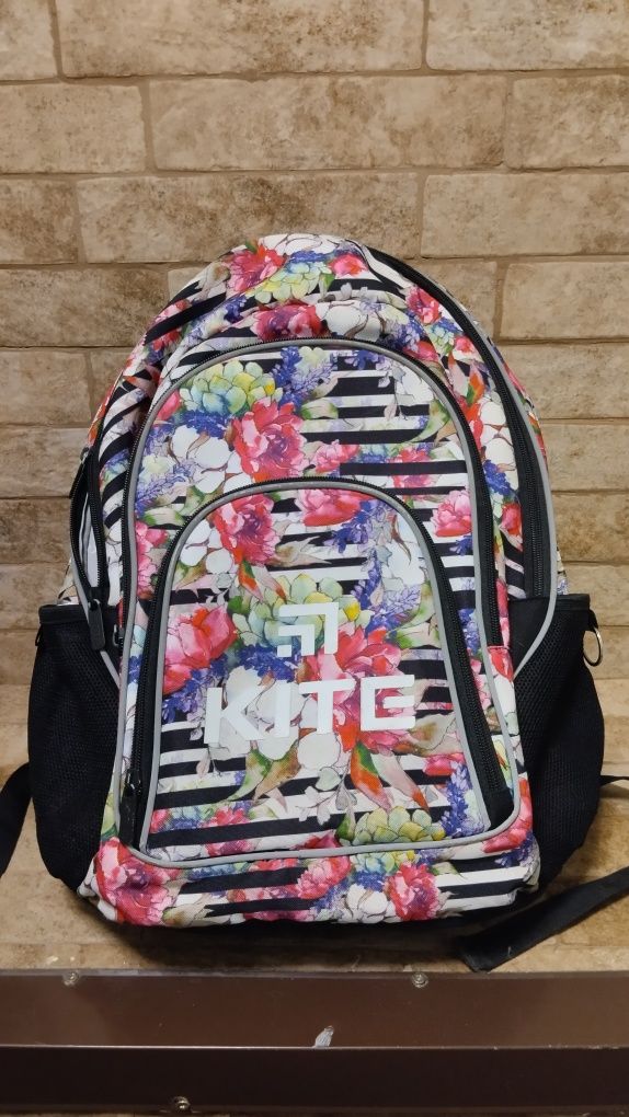 Рюкзак для девочек KITE education