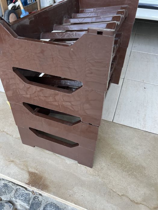 Garrafeira PVC em bom estado