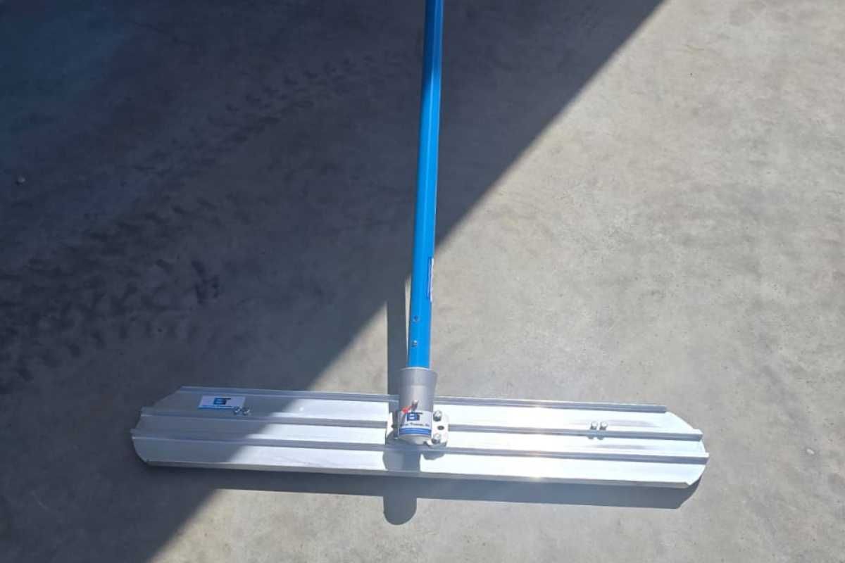Aluminiowa listwa wygładzająca Beton Trowel BT350084 – 120×20 cm  NOWA