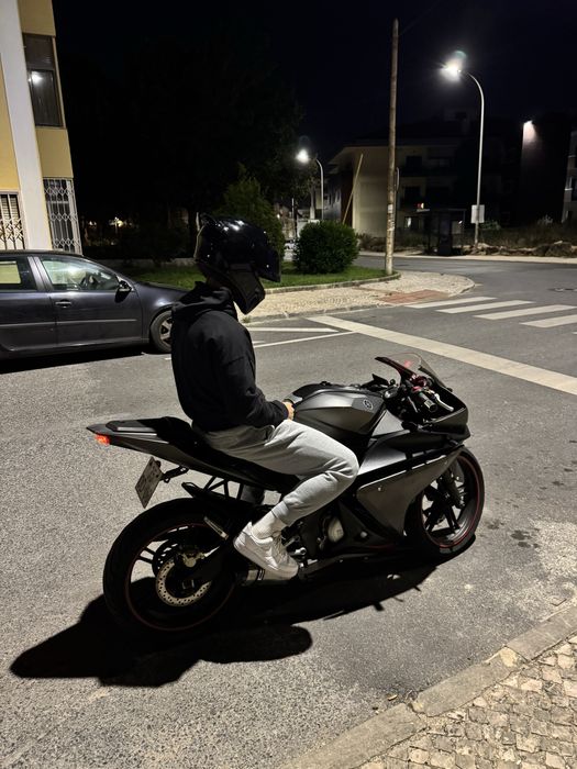 Yamaha yzf r125.