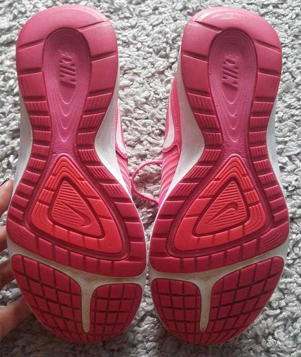фирменные,яркие,легкие кроссовки для бега nike dual fusion