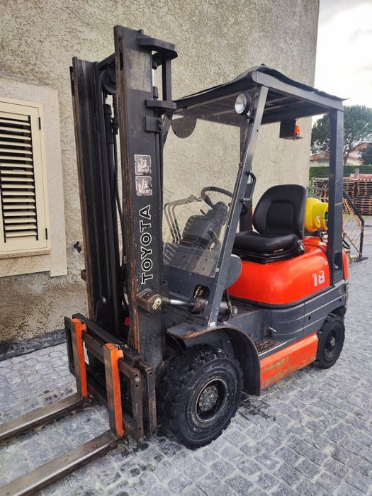 Empilhador Toyota gás 1800kg