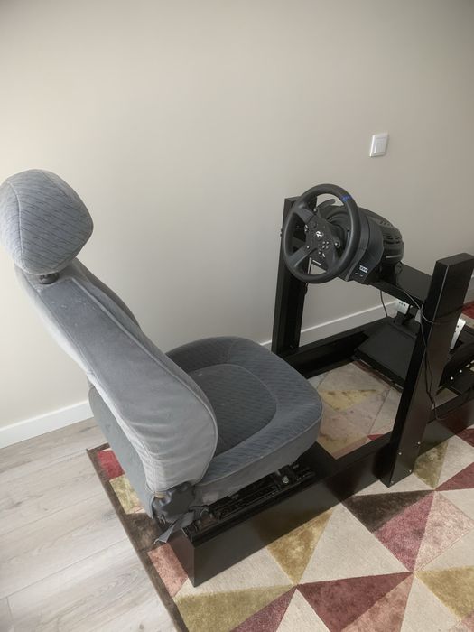 Cockpit + Volante Thrustmaster T300RS + pedais