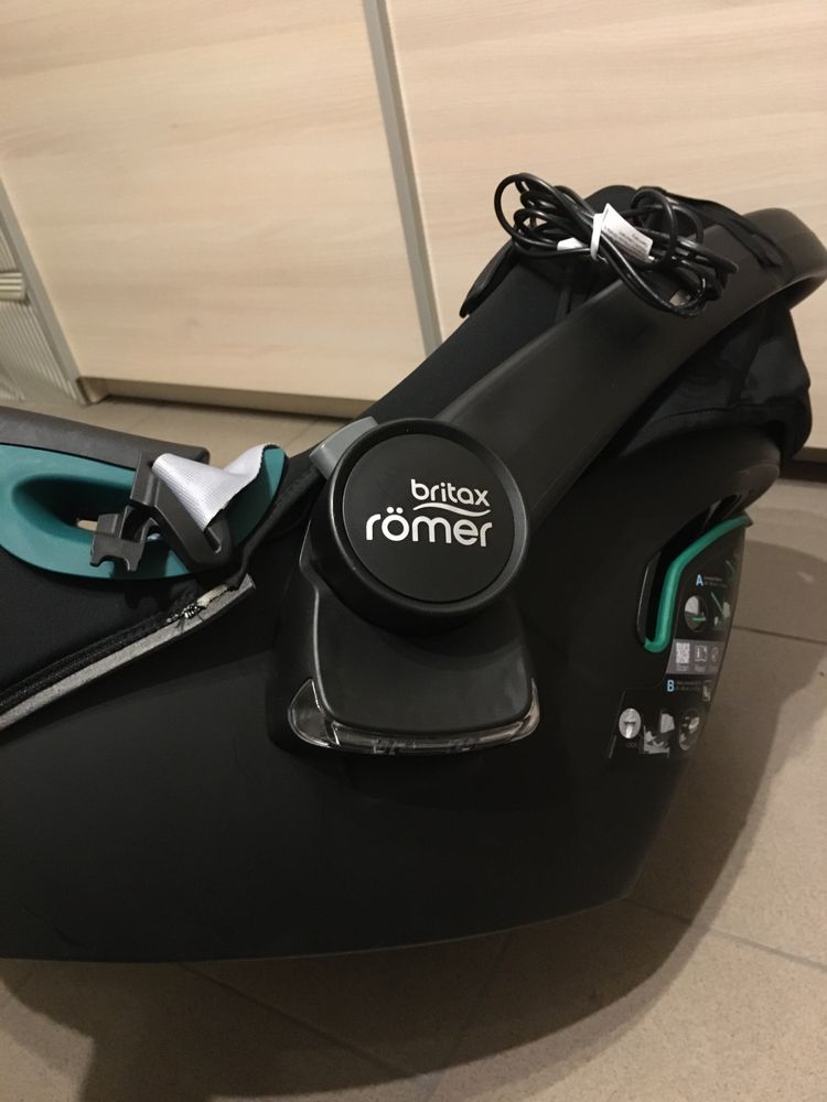 Britax Romer iSafe - nosidełko, fotelik jak nowe.