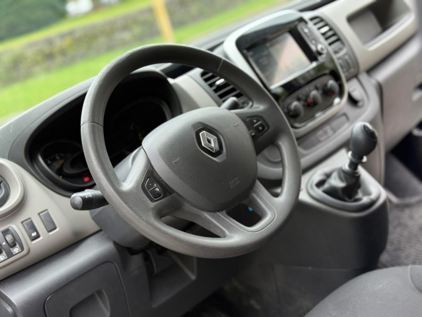 Renault Trafic Outro