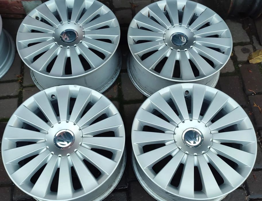 Felgi Aluminiowe Oryg. Volkswagen Vw Passat B6 17 Cali 5x112 7,5Jx17 Et47 Ø57,1mm 3C0601025G