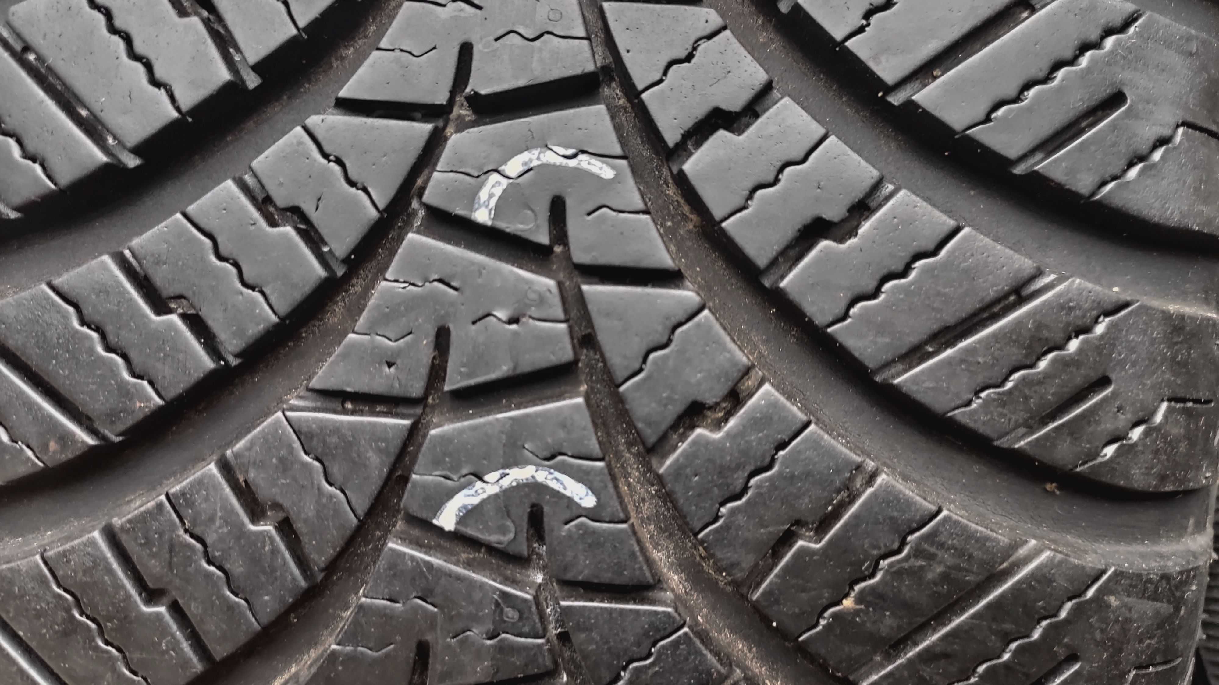 Шини 215/65 R16 Falken . Турція. 20.21р. 99% М+С