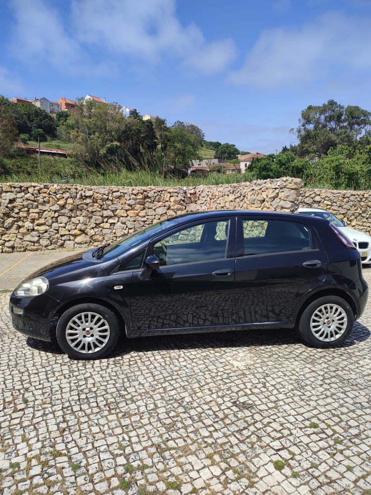 FIAT PUNTO 2012 - Preto