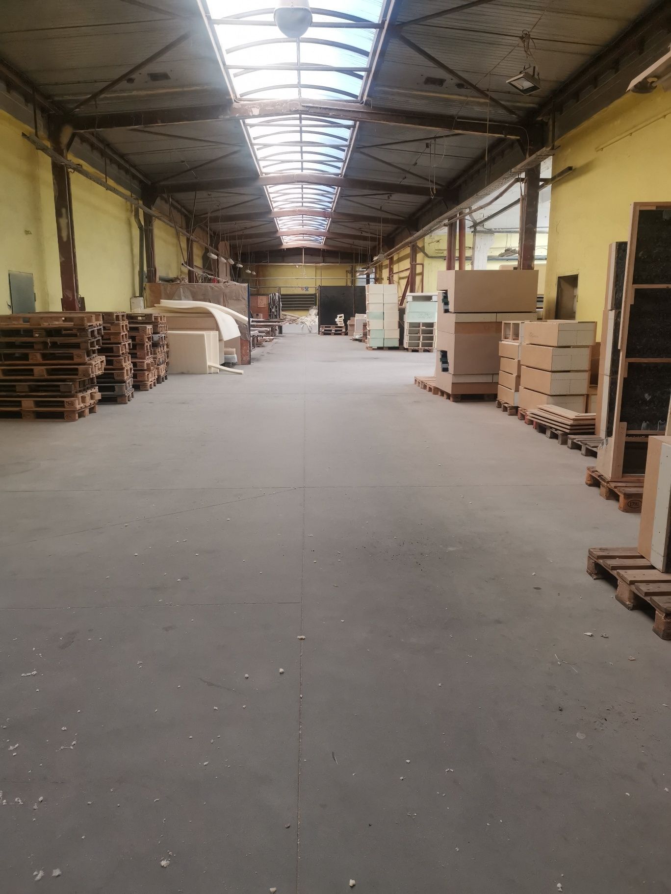 Hale Produkcyjne 5894m2- Fabryka Mebli Tapicerowanych